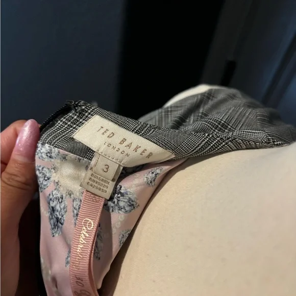 Ted Baker Gray Sleeveless V-Neck Sheath Midi Dress - Picture 4 of 4